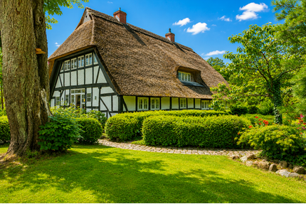 Haus zum Kaufen in Neudorf-Bornstein 1.300.000,00 € 275 m²