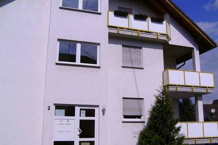5 ZKB mit Balkon u. Gäste WC - 890,00&nbsp;EUR Kaltmiete, ca.&nbsp; 105,00&nbsp;m&sup2;&nbsp;Wohnfl&auml;che in Weißenthurm (PLZ: 56575)