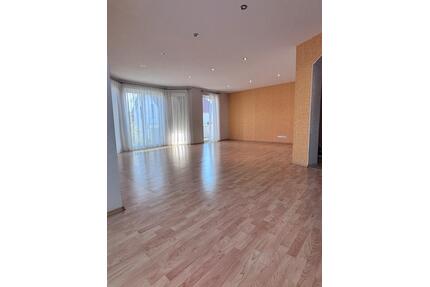 Wohnung in Rottweil zur Miete - 1.140,00&nbsp;EUR Kaltmiete, ca.&nbsp; 95,00&nbsp;m&sup2; in Rottweil (PLZ: 78628)