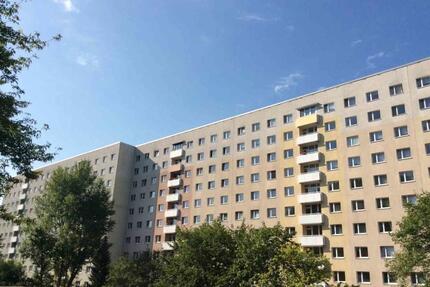 Helle 2-Zimmer-Wohnung mit Balkon in Jena-Lobeda!