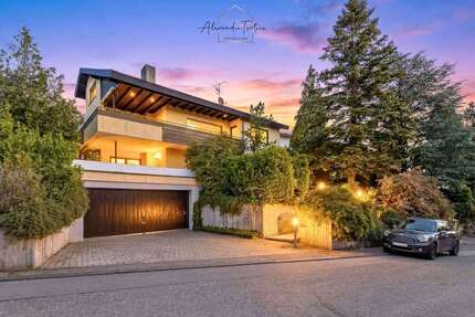 Haus zum Kaufen in Niefern-Öschelbronn 669.000,00 € 270 m²