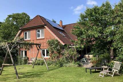 Haus zum Kaufen in Stade 710.000,00 € 227 m²