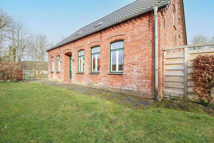 Haus zum Kaufen in Butjadingen 169.000,00 € 162.29 m²