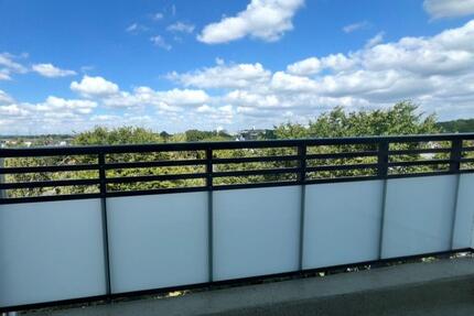 Vollmöbliertes Zimmer mit Balkon in WG-Wohnung , Nähe Köln Bonn - Wesseling