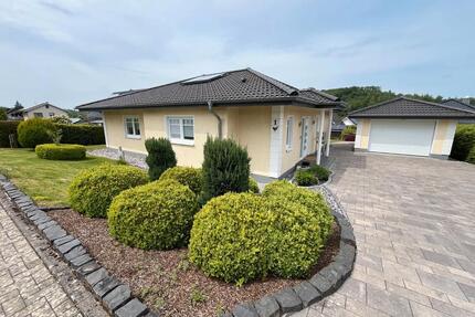 Lebendiger Wohnraum: Moderner Bungalow in Atzelgift - Privat pro - Malberg