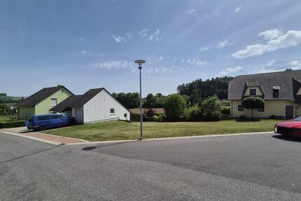 Provisionsfrei* Voll erschlossenes Baugrundstück mit Massivgarage ohne Bauzwang - Preis angepasst! - Windischeschenbach