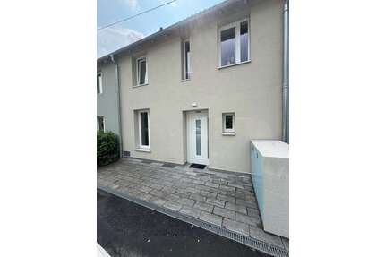 Haus zum Mieten in Siegen 1.300,00 € 125 m²