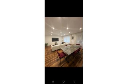 Hochwertig modernisierte 3-Zimmer-Hochparterrewohnung mit Balkon - Frankfurt am Main Niederrad