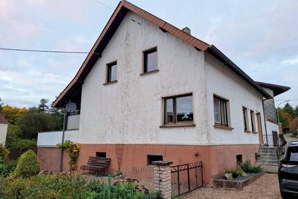 charmantes Zweifamilienhaus in Nonnweiler Kastel