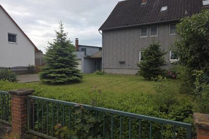 Charmante Doppelhaushälfte mit großem Grundstück und Ausbaupotenz - Salzgitter Ortschaft Südost