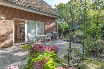 Großzügig und zentral: Gepflegte Doppelhaushälfte mit Südwestgarten in Kaltenkirchen