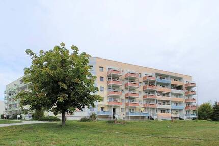 Mega-Weitsicht garantiert! - 417,00&nbsp;EUR Kaltmiete, ca.&nbsp; 69,60&nbsp;m&sup2;&nbsp;Wohnfl&auml;che in Kirchberg (PLZ: 08107)