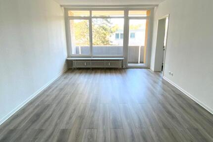 Für SPORTLICHE 3. Etage ohne Aufzug - LAMINAT - FRISCH RENOVIERT - große Küche * XL Wohnzimmer - Kaiserslautern Engelshof