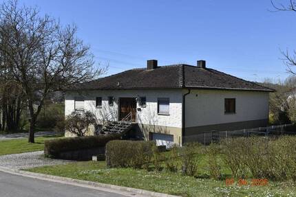 Geräumiges Familienhaus mit Terrasse in Burgambach, Scheinfeld