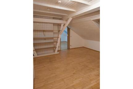 2-Zimmer-Dachgeschosswohnung in Altötting - ca. 50 m², 500 € warm