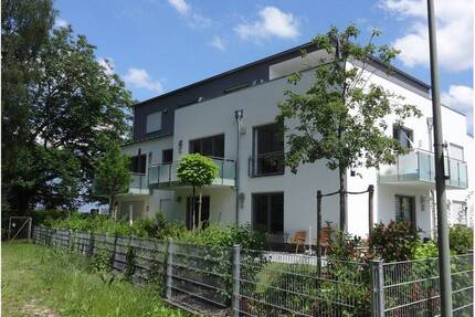 Im Grünen und doch zentral! Ruhige 3,5 Zimmer Wohnung mit großen Balkon in Freising-StadtIsarauen