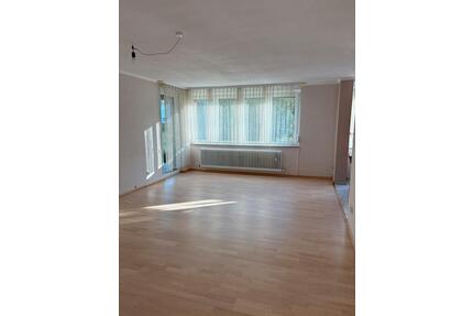 Gepflegte 4,5-Zimmer Erdgeschosswohnung in Gärtringen - Holzgerlingen