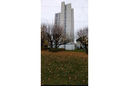 PROVISIONSFREI 2,5 Zi Wohnung im EG in Ludwigsburg. Ohne Makler!