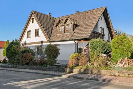 Haus zum Kaufen in Unterschneidheim 199.000,00 € 175.65 m²