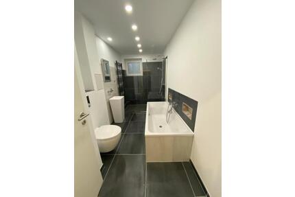 Moderne, voll möblierte 2-Zimmer-Wohnung mit Balkon in Düsseldorf