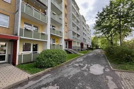 Familienfreundliche 4-Zimmer-Wohnung nahe öffentlichem Nahverkehr in Zwickau