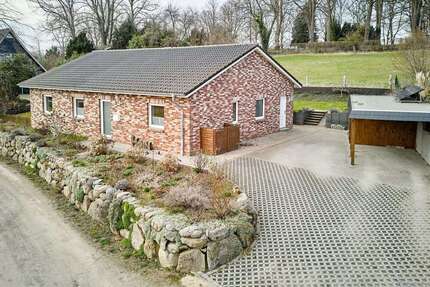 Haus zum Kaufen in Malente Neukirchen 399.000,00 € 121.2 m² - Malente / Neukirchen