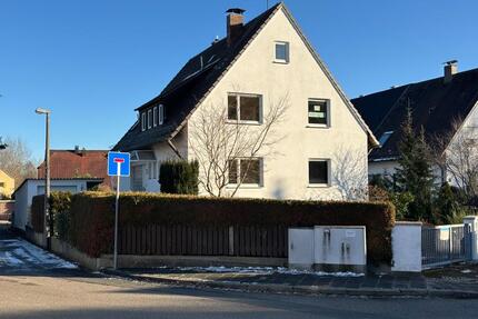 Großzügiges 1-2 Fam.Haus für Großfamilie mit Gartenparadies - Nürnberg Katzwang
