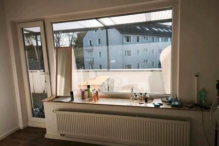 Helles schönes Zimmer in 4wg in Köln Niehl