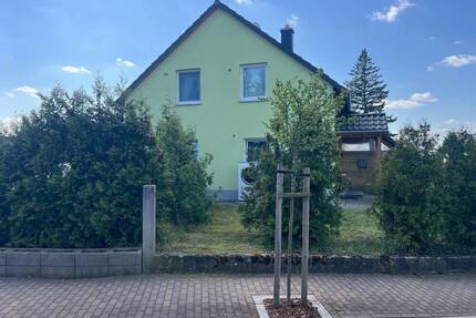 Freistehendes Einfamilienhaus mit Pool in guter Wohnlage von Rabenau