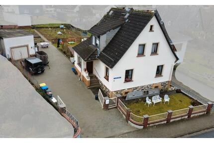 Famielienhaus mit grossen Garten und Baupotenzial - Waldsolms