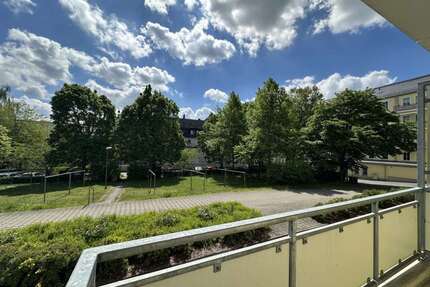Wohnung zum Mieten in Plauen 262,96 € 48.25 m²