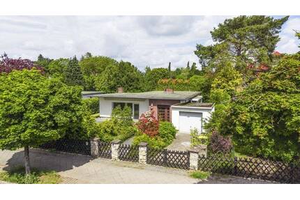Bungalow-Klassiker mit traumhaftem Garten wartet auf neue Ideen - Berlin Zehlendorf