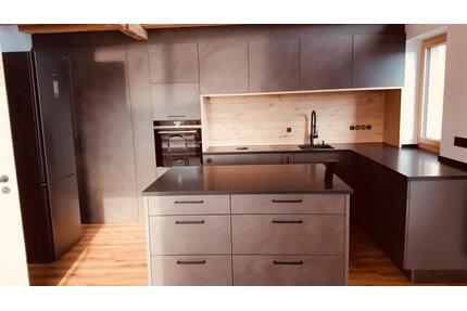Chalet Wohnung - 1.500,00&nbsp;EUR Kaltmiete, ca.&nbsp; 155,00&nbsp;m&sup2; in Bidingen (PLZ: 87651)
