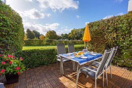 Residieren am Golfplatz! Gepflegte EG-Whg. in Grömitz - 50m² mit Terrasse, Schwimmbad & Stellplatz