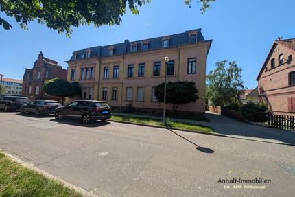 2-Raumwohnung im Erdgeschoss, zentral und doch ruhig gelegen - Bitterfeld-Wolfen