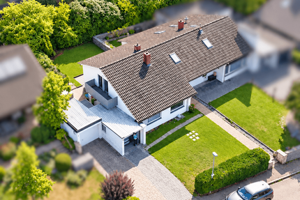 Modernisiertes 2-Familienhaus mit zwei Wohneinheiten und Ausbaupotenzial - Göppingen