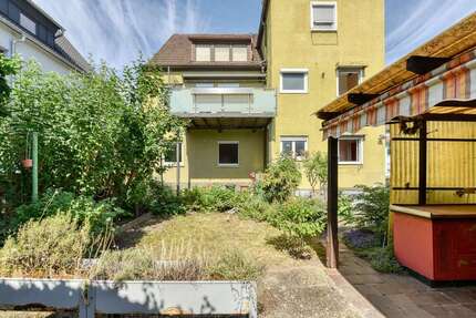 Haus zum Kaufen in Stuttgart-Zuffenhausen 750.000,00 € 276 m²