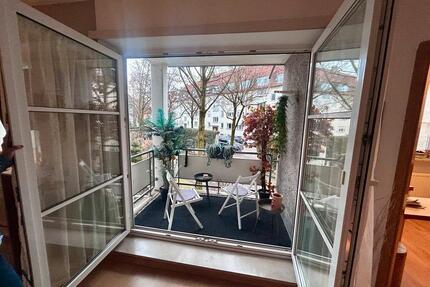 Helle 1-ZKB-Wohnung mit Balkon und TG in Augsburg-Lechhausen