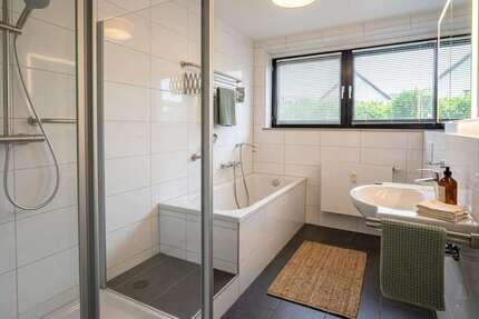 Wohnung zum Mieten in Leverkusen 1.600,00 € 124.86 m²