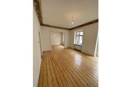 Stilvolle Altbauwohnung, 5 Zimmer, KDB, Balkon, Nützenbergerstr - Wuppertal Brill