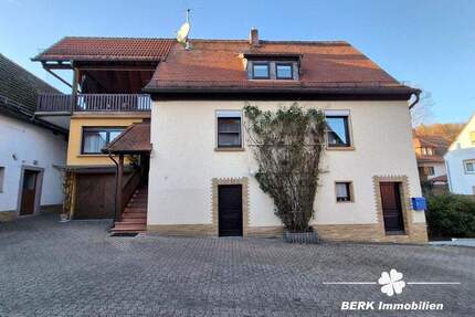 BERK Immobilien - Wohnen und Ausbauen auf einem großzügigen Grundstück mit ca. 1.283 m² - Weibersbrunn