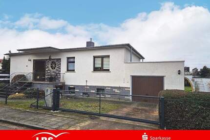 Bungalow in ruhiger Wohnlage und großem Garten. - Arzberg