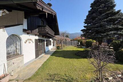 Sanierungsbedürftiges Einfamilienhaus Zweifamilienhaus in Inzell-Gschwall