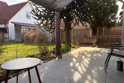 WG Zimmer, Haus-Sharing, - 750,00&nbsp;EUR Kaltmiete, ca.&nbsp; 160,00&nbsp;m&sup2; in Pfaffenhofen an der Roth (PLZ: 89284)