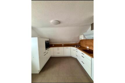 Helle 4,5 Zimmer Dachgeschosswohnung mit 72qm in Bellenberg - Unterroth
