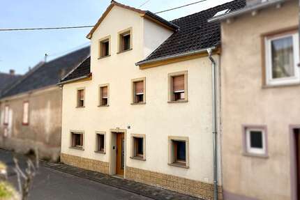 Haus zum Kaufen in Nierstein-Schwabsburg 298.000,00 € 180 m²