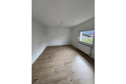 Kernsanierte 3 Zimmer-Wohnung in einem Zweifamilienhaus - Ötzingen