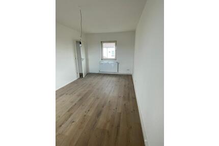 Zwei freie Zimmer in sanierter 2-Raumwohnung in Erlangens Zentrum - Buckenhof