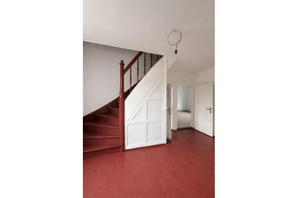 Geräumige Wohnung mit Garten - 680,00&nbsp;EUR Kaltmiete, ca.&nbsp; 92,00&nbsp;m&sup2; in Bitterfeld-Wolfen (PLZ: 06749)