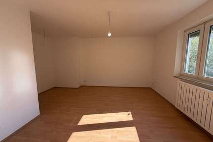 Wohnung zum Mieten in Augsburg 402,00 € 26.16 m²
